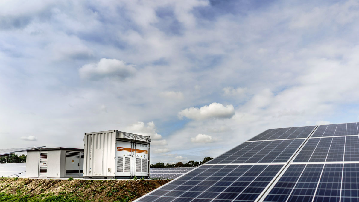 Ministerul Energiei din România se concentrează din nou pe baterii și panouri fotovoltaice